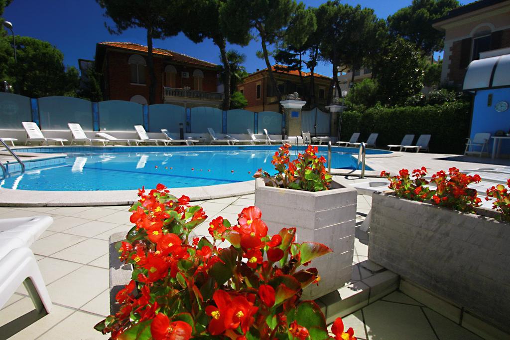 Residence Brown Rimini Extérieur photo