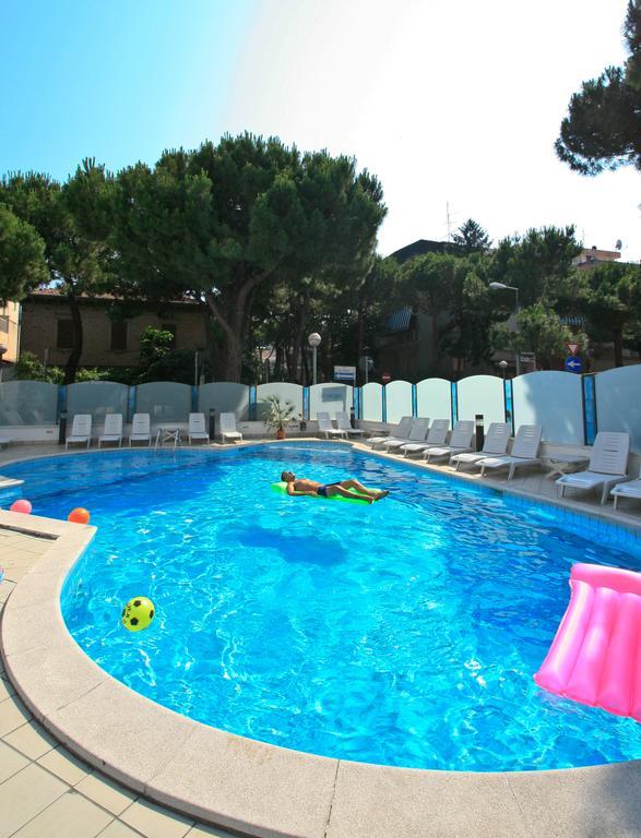 Residence Brown Rimini Extérieur photo