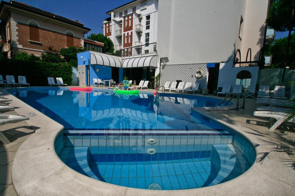 Residence Brown Rimini Extérieur photo