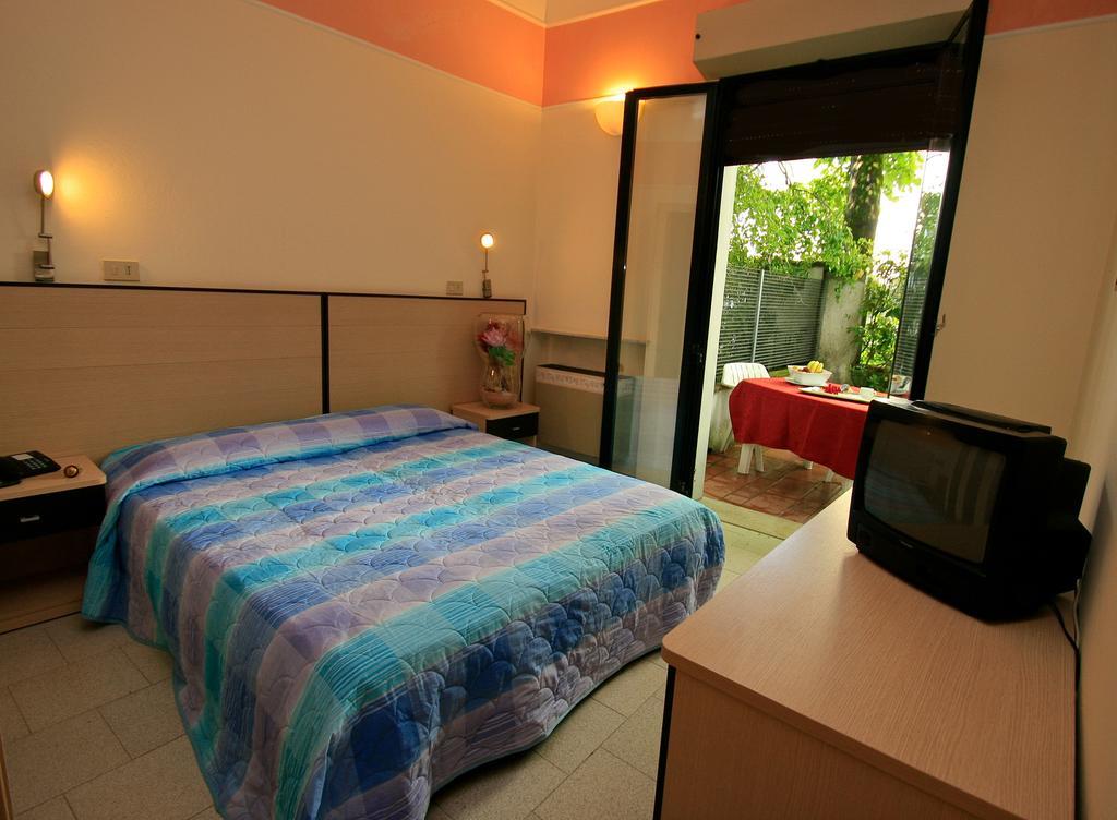 Residence Brown Rimini Extérieur photo